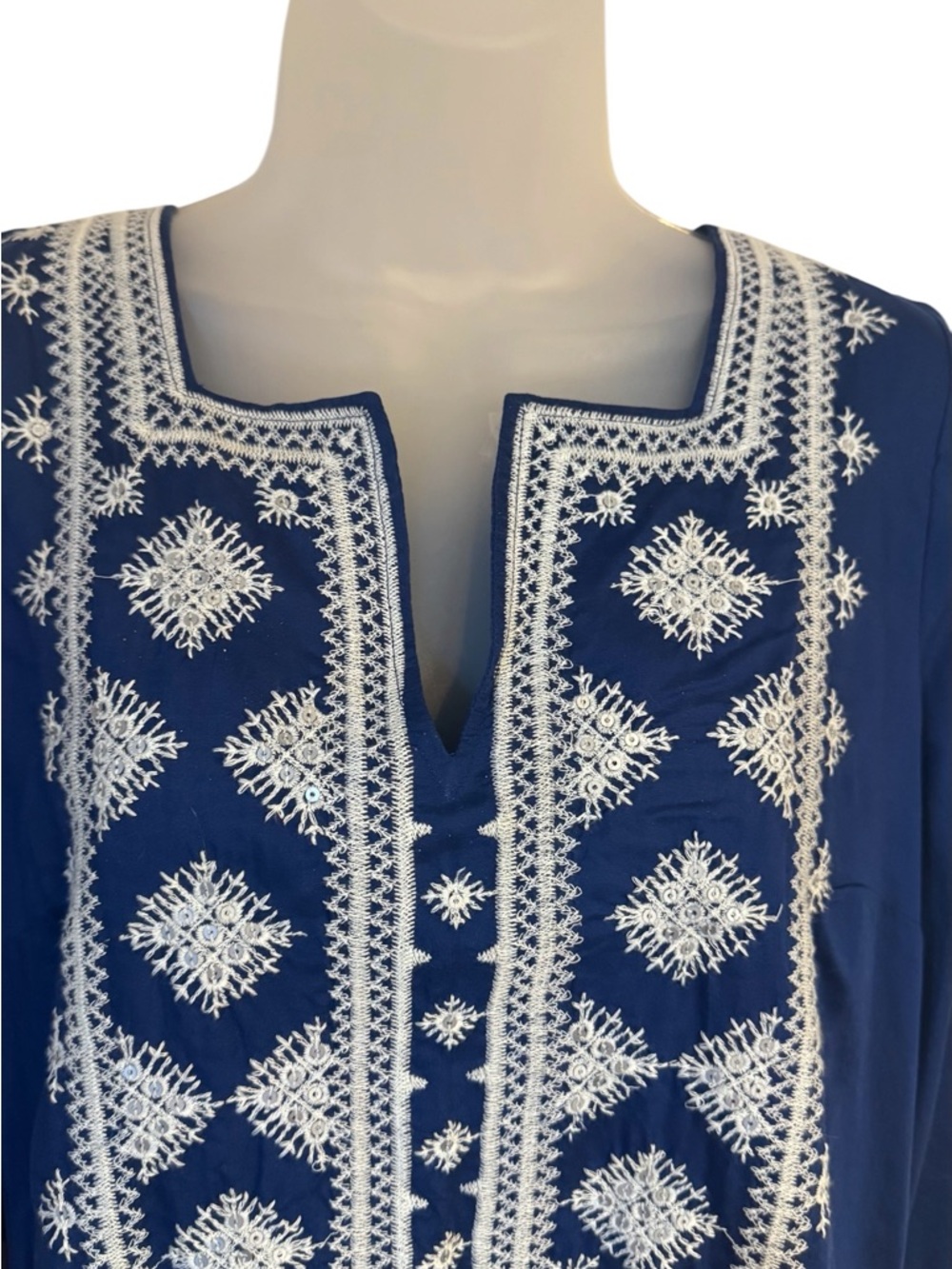 LUCKY BRAND Navy Top w/Embroidery Detail  SPRING/SUMMER   SIZE: MEDIUM    #H - Picture 2 of 10